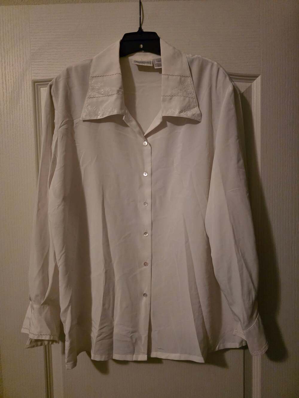 Susan Bristol Long Sleeve Blouse Size 18W White Embroidered Collar